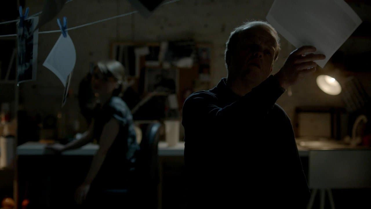 The Darkの背景画像