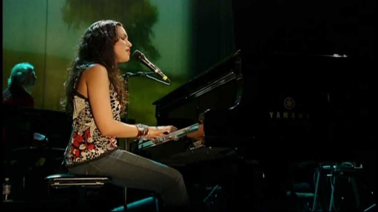 Norah Jones and The Handsome Band: Live in 2004の背景画像