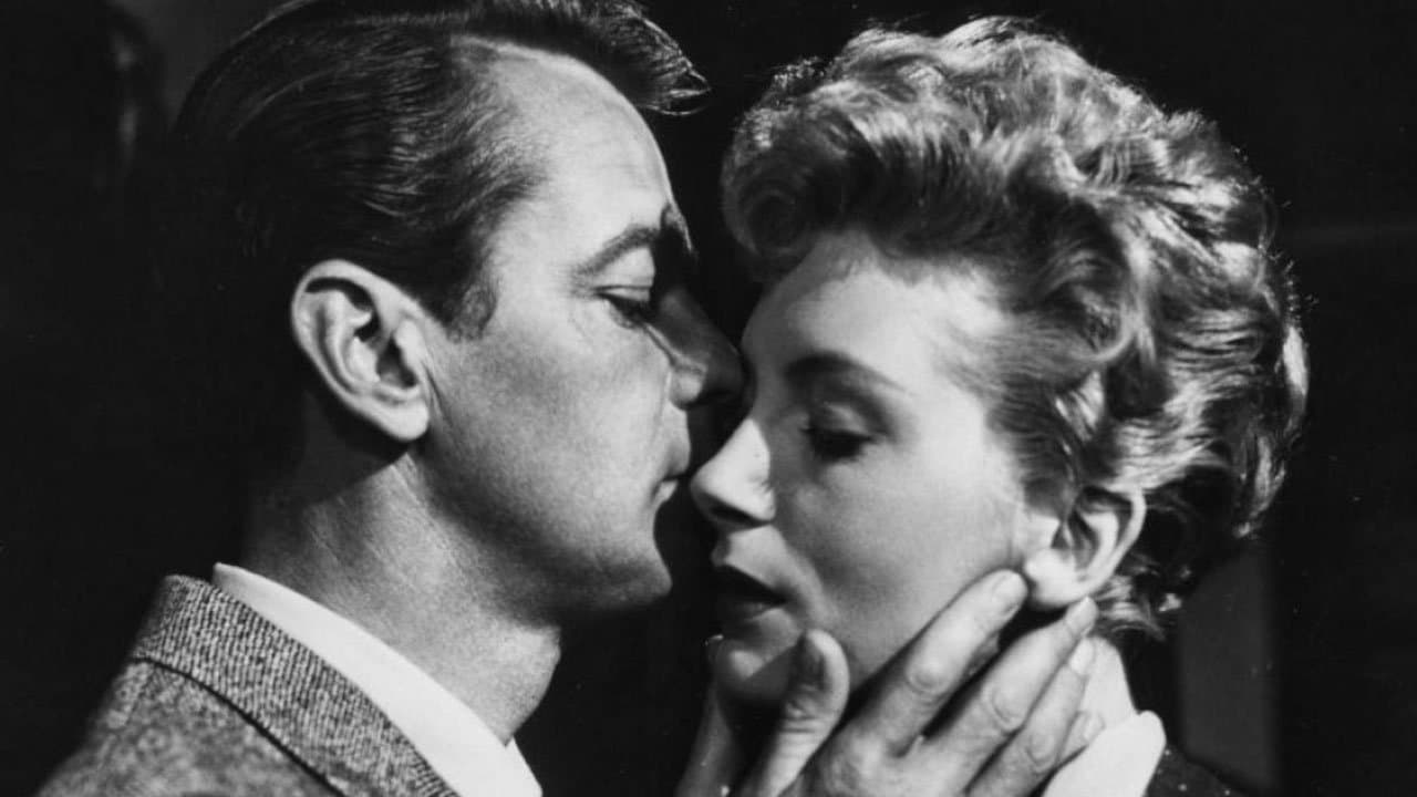 Thunder in the Eastの背景画像