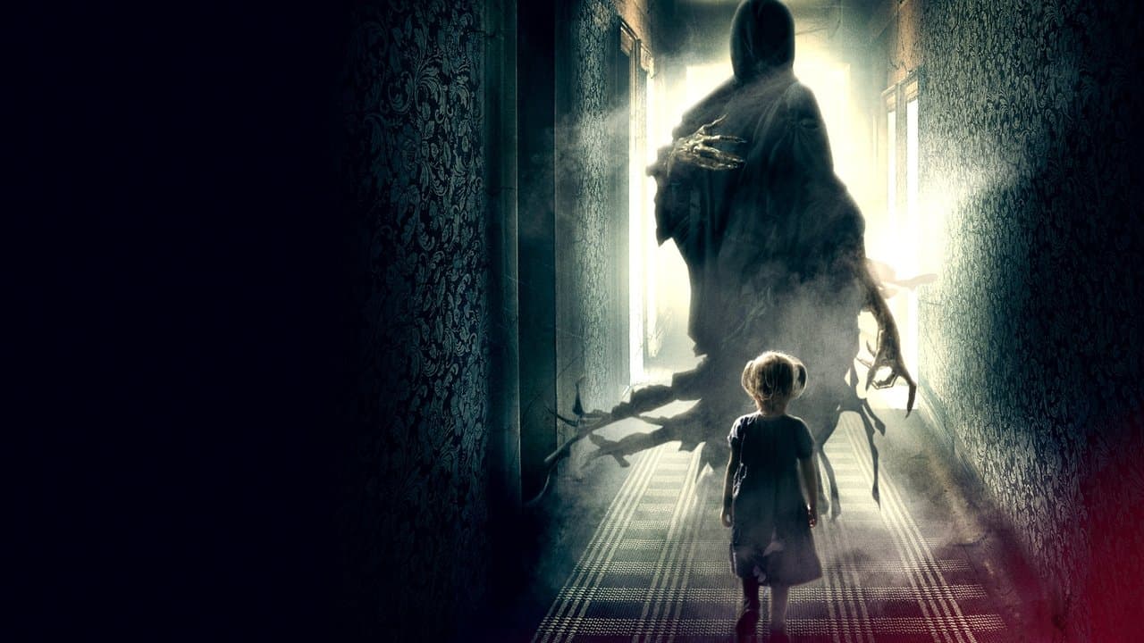 Creature in the Darkの背景画像