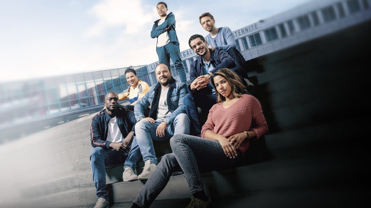 スクールライフ: パリの空の下での背景画像