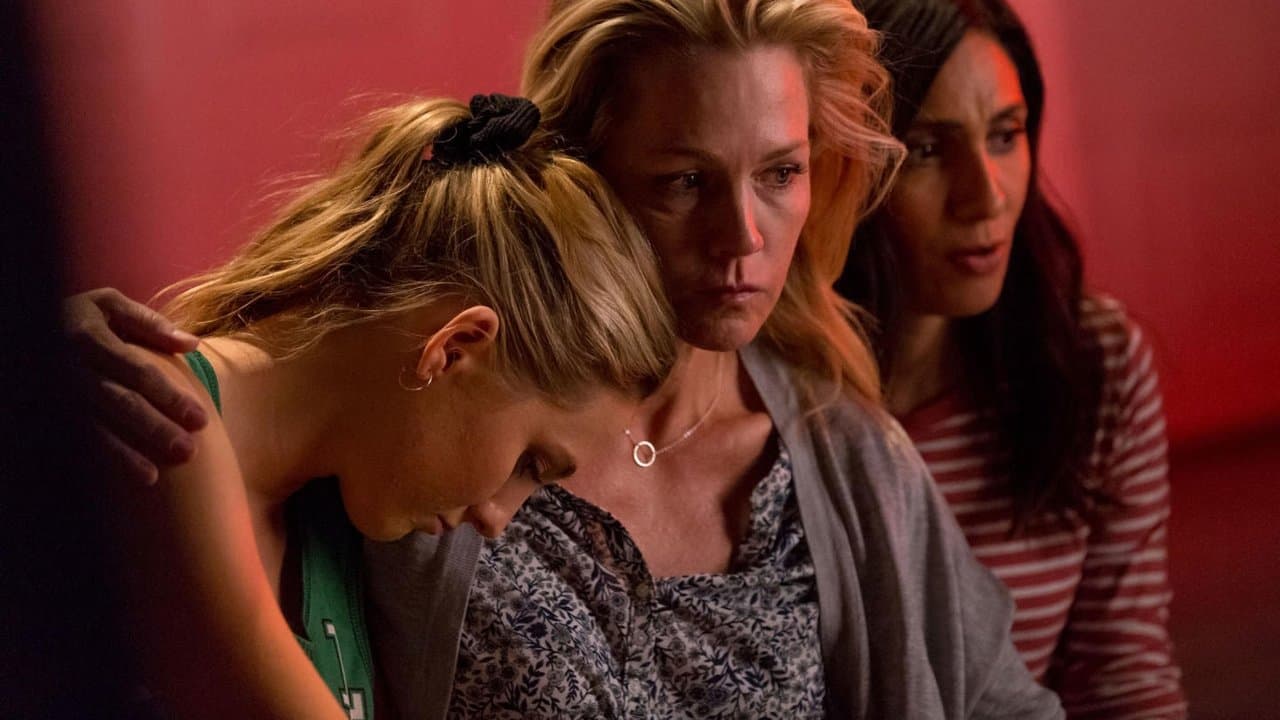 Your Family or Your Lifeの背景画像