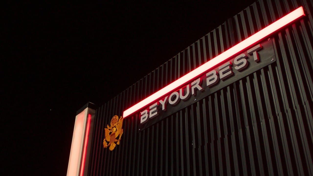 Be Your Bestの背景画像