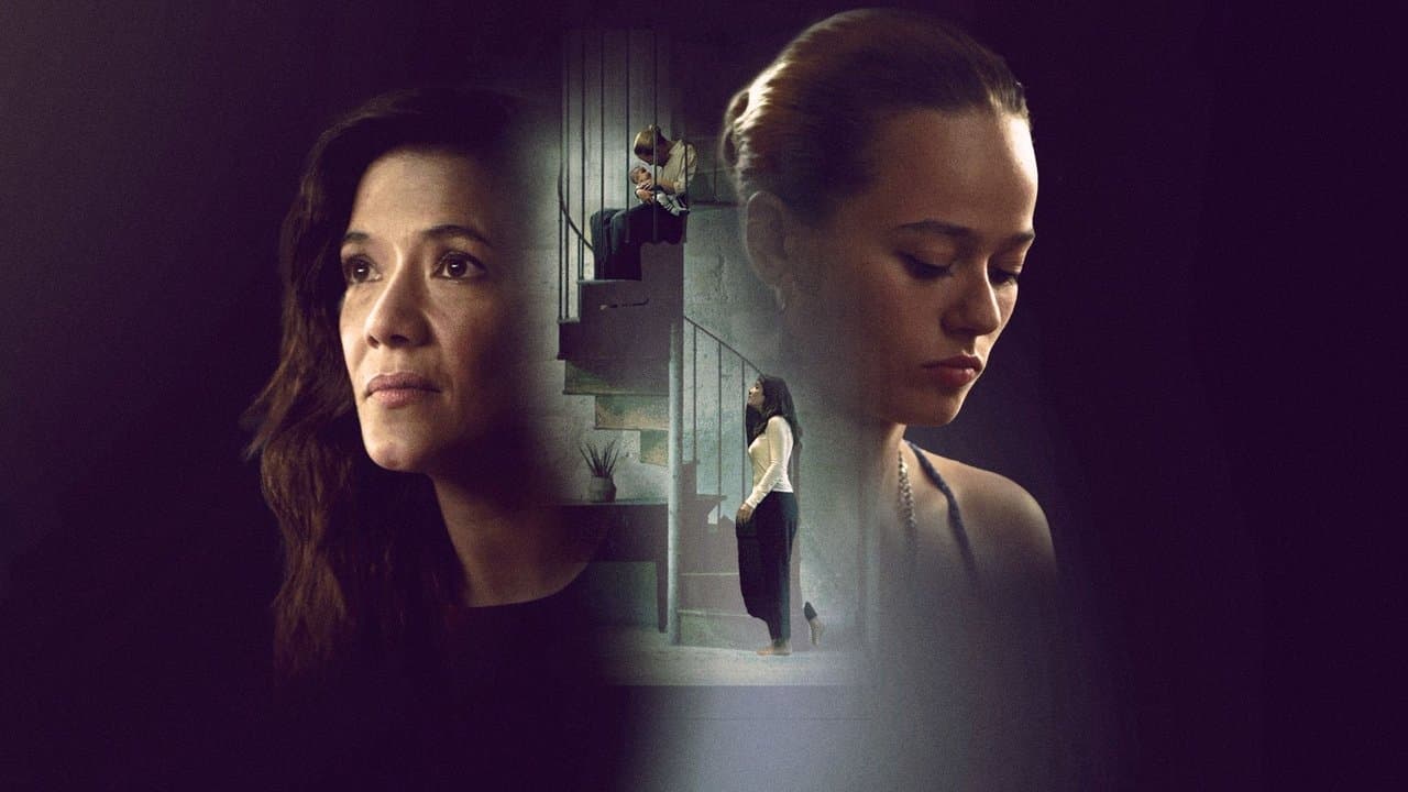 L'Intruseの背景画像