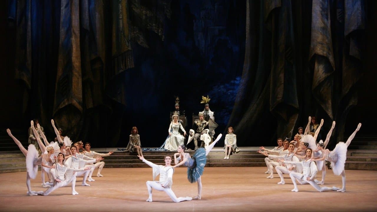 Bolshoi Ballet: Raymondaの背景画像