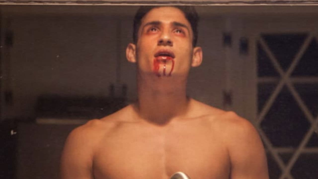 Less Than 20 Feet Awayの背景画像