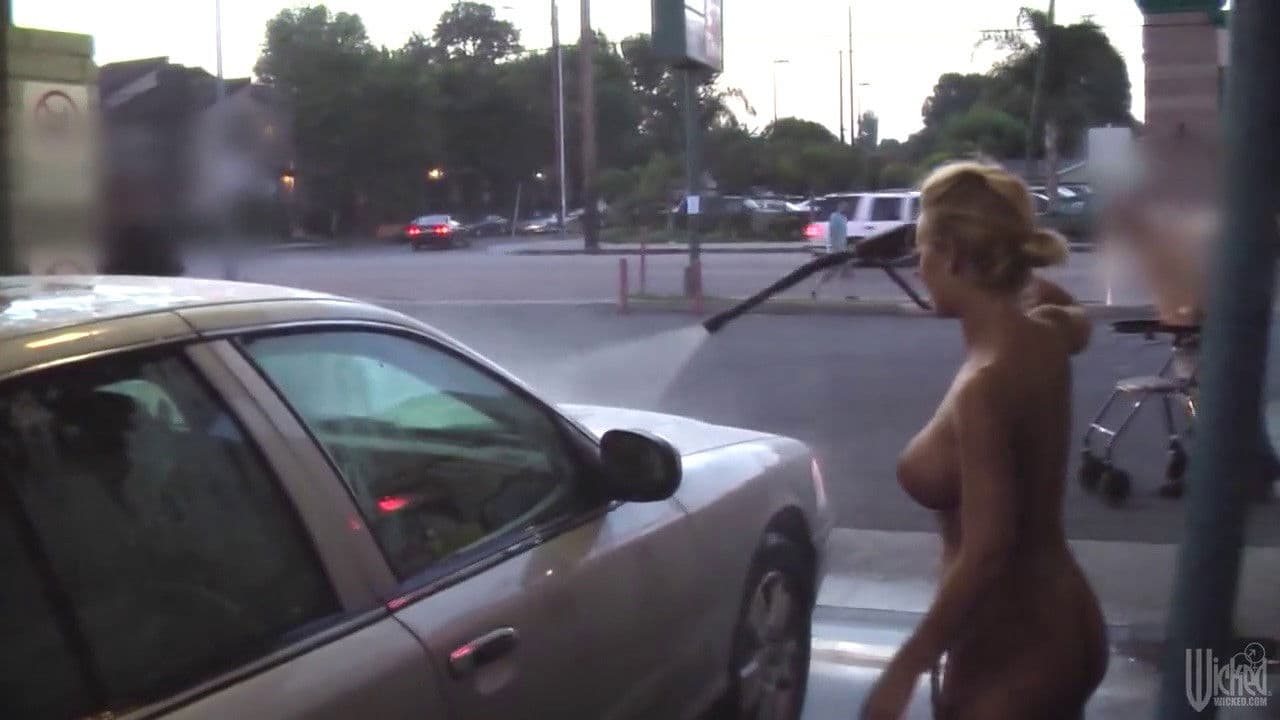 SOS: Sex on the Streetsの背景画像