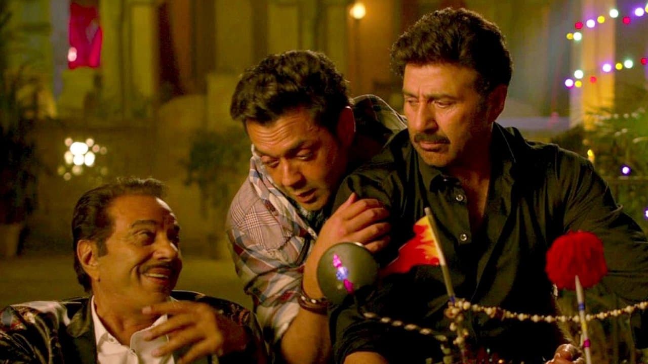 यमला पगला दिवाना फिर सेの背景画像