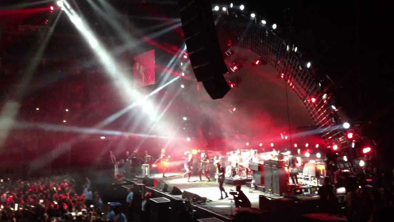 Kasabian: Live! - Live at the O2の背景画像