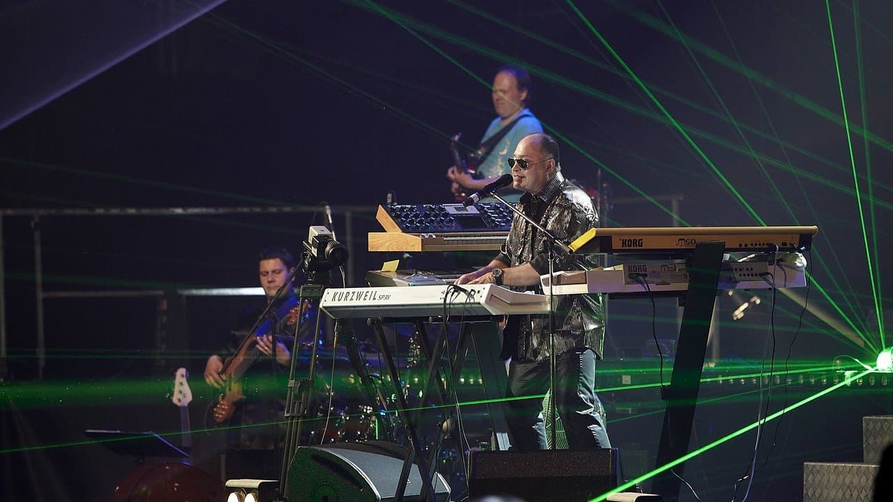 Michal David 50 – Mejdan rokuの背景画像