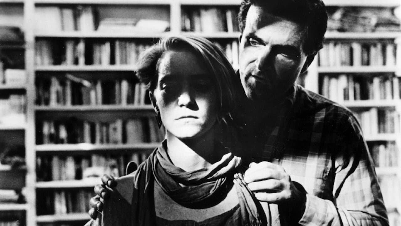 The Man Who Envied Womenの背景画像