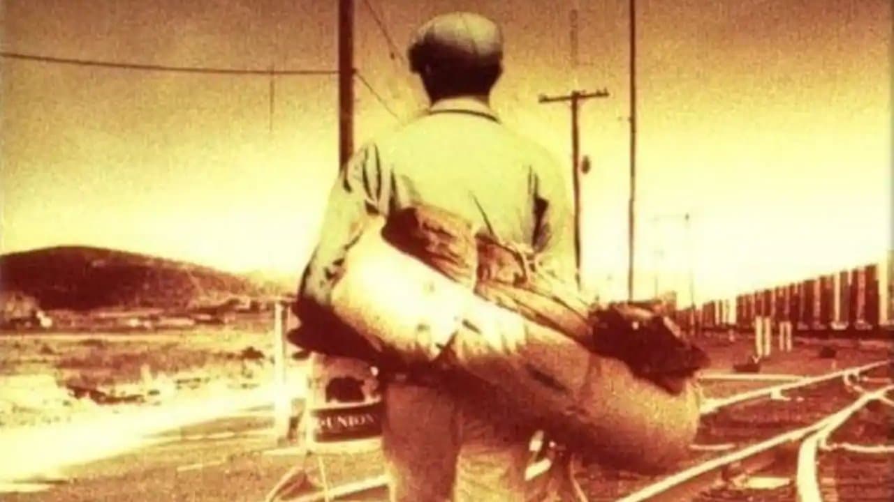 The American Hobo: History of the Railriding Workerの背景画像