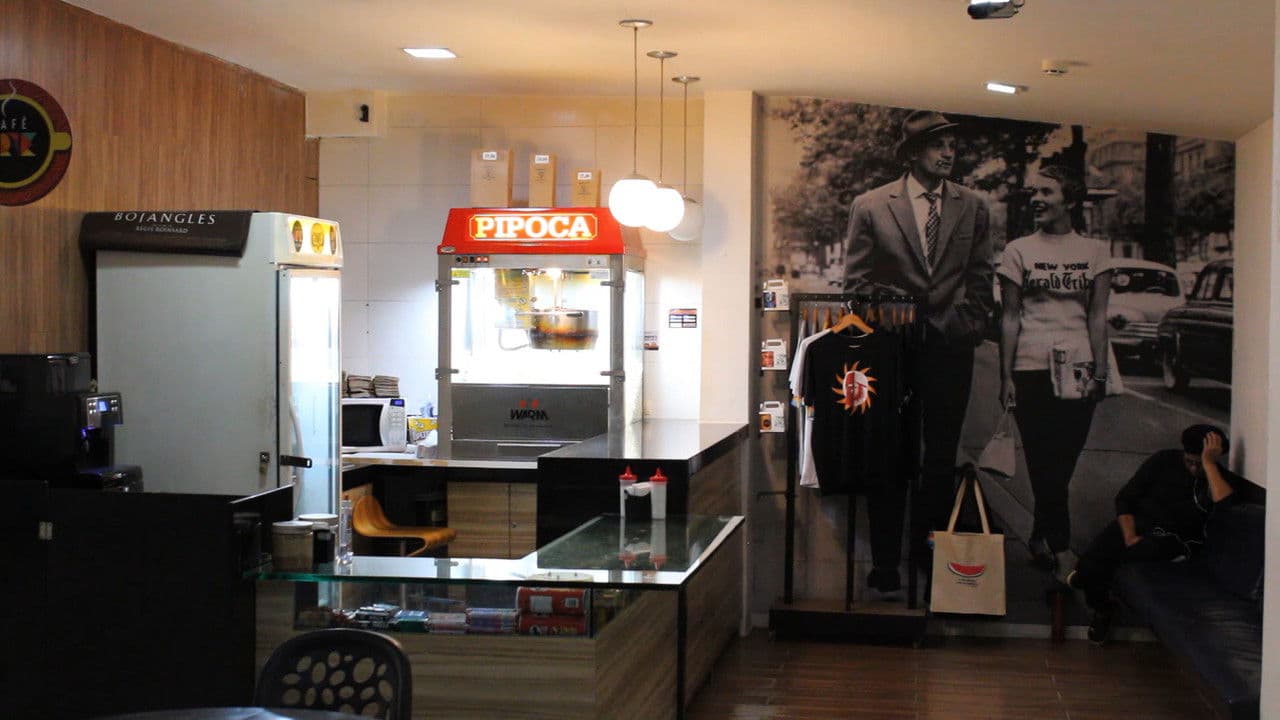 Cine Arte Pajuçara: O Último Cinema de Rua de Maceióの背景画像