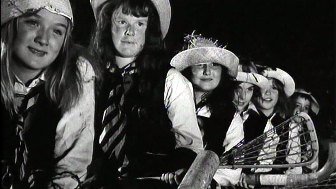 The Pure Hell of St. Trinian'sの背景画像