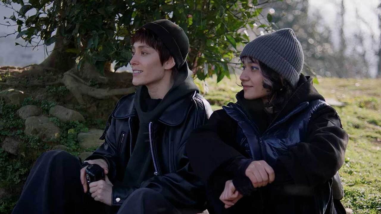 Mian roya va omidの背景画像