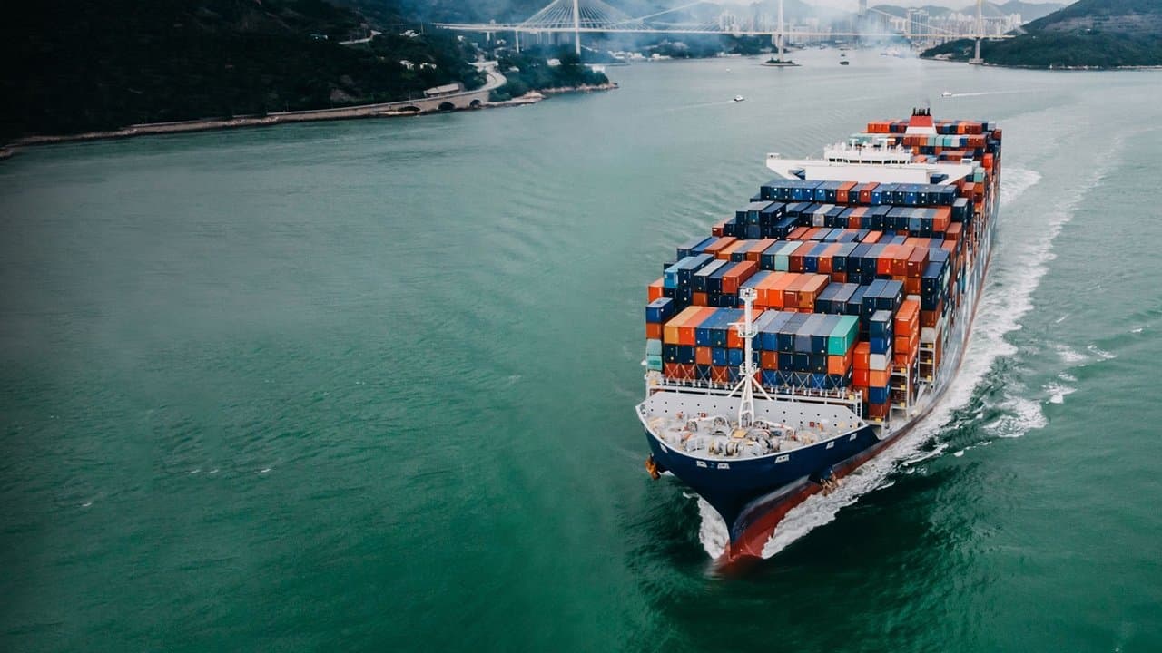 Shipping the Worldの背景画像