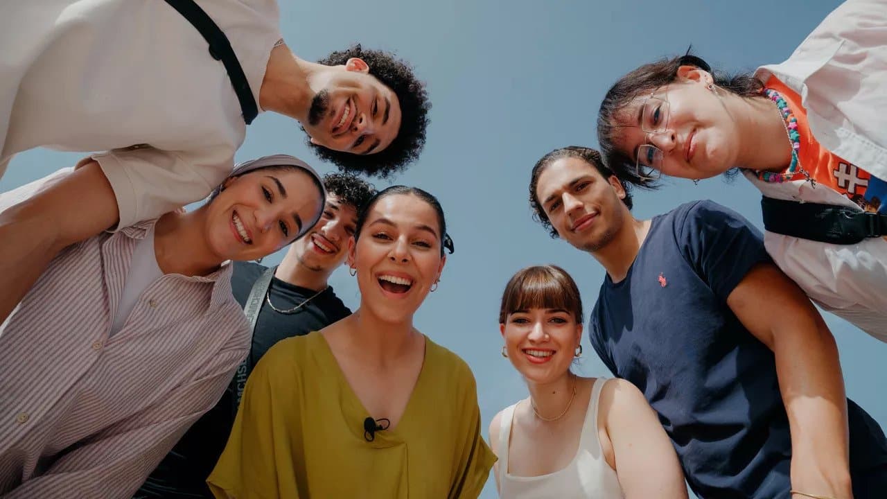 Challas en de kostの背景画像