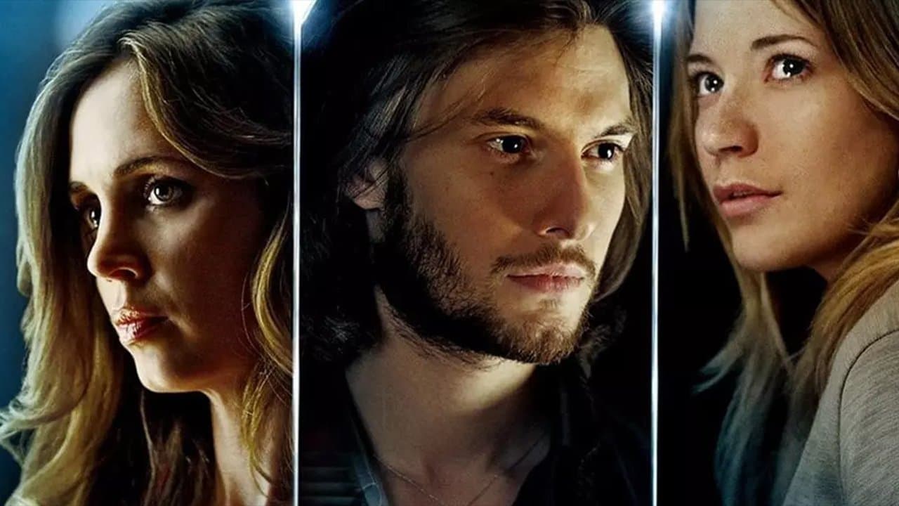 Locked Inの背景画像