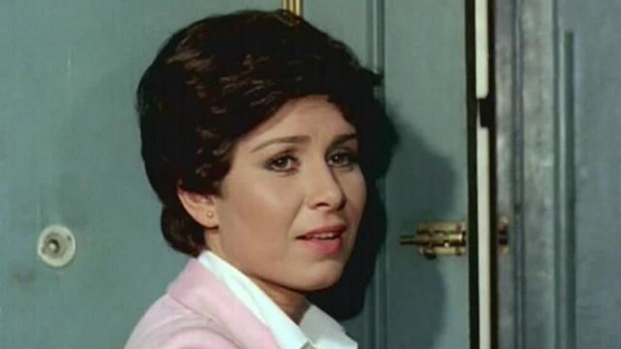 خائفة من شيء ماの背景画像