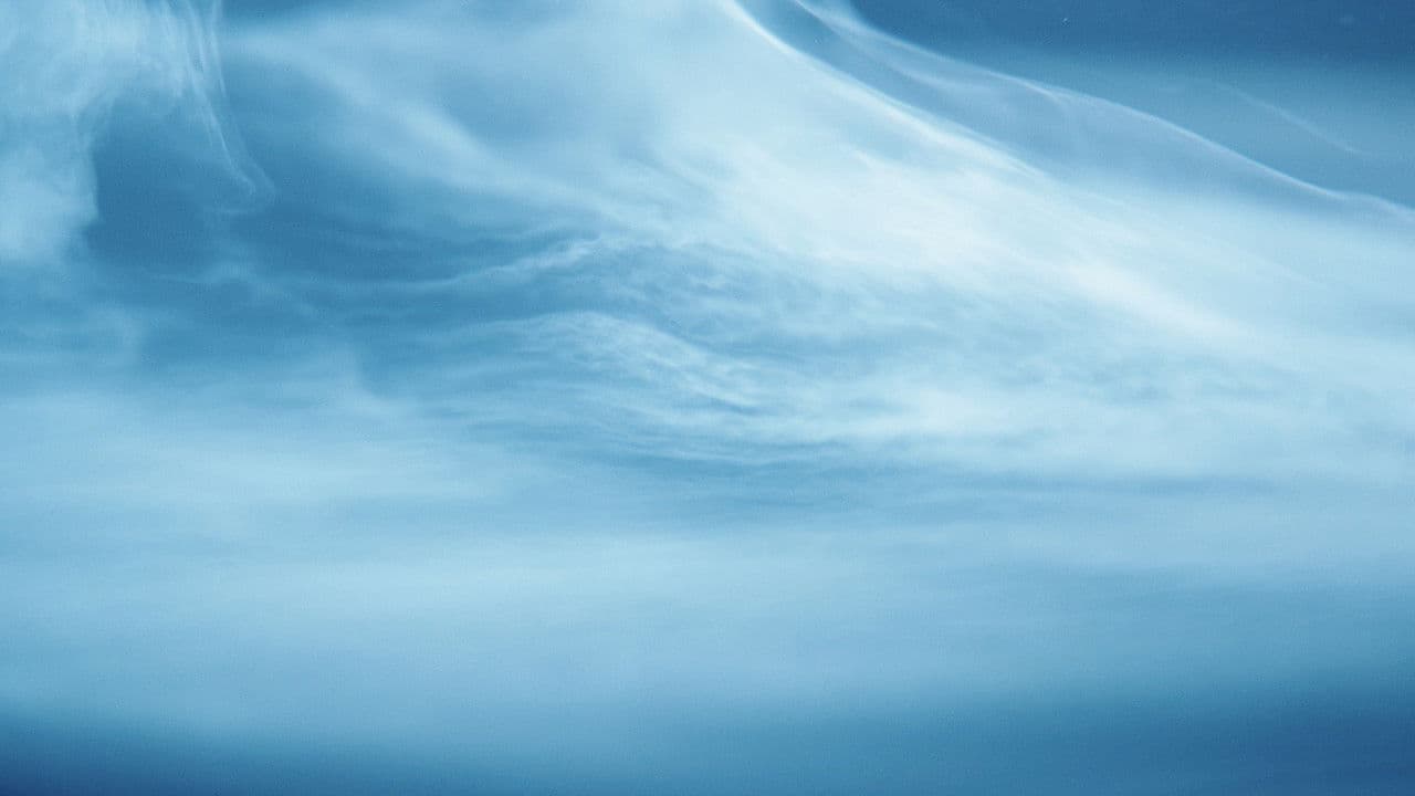 Storm Cloudsの背景画像