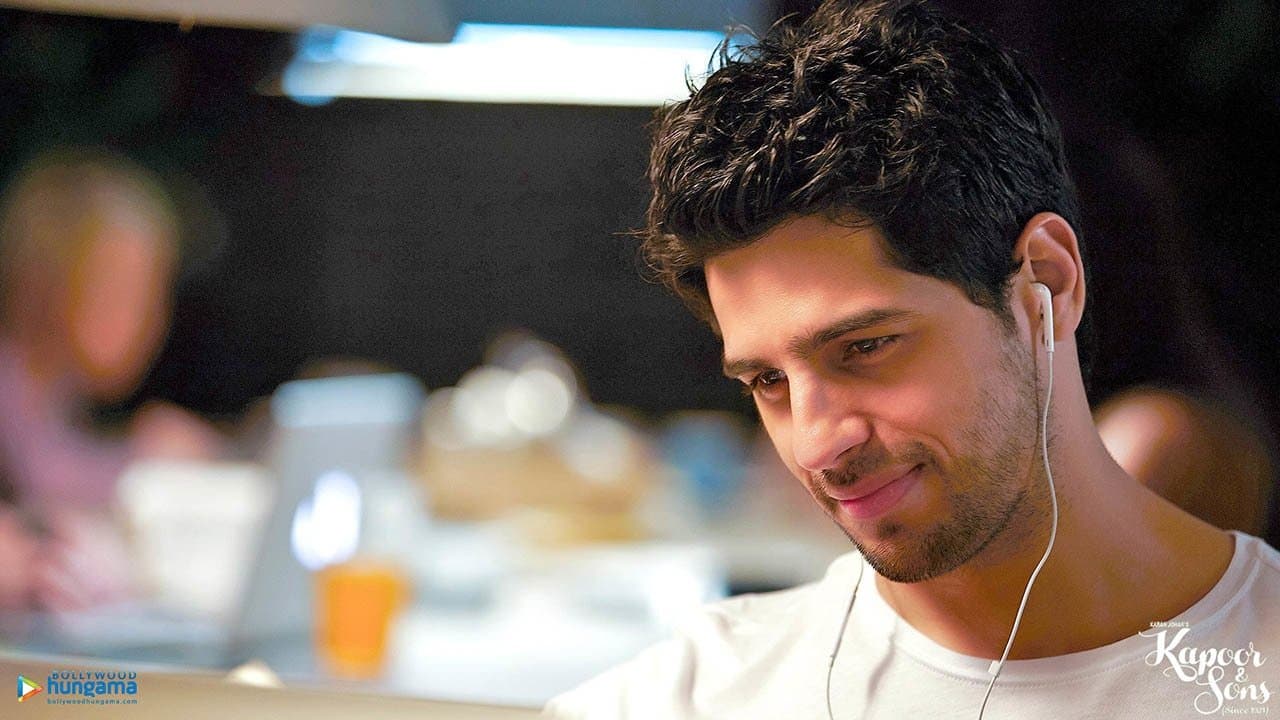 कपूर एण्ड सन्सの背景画像