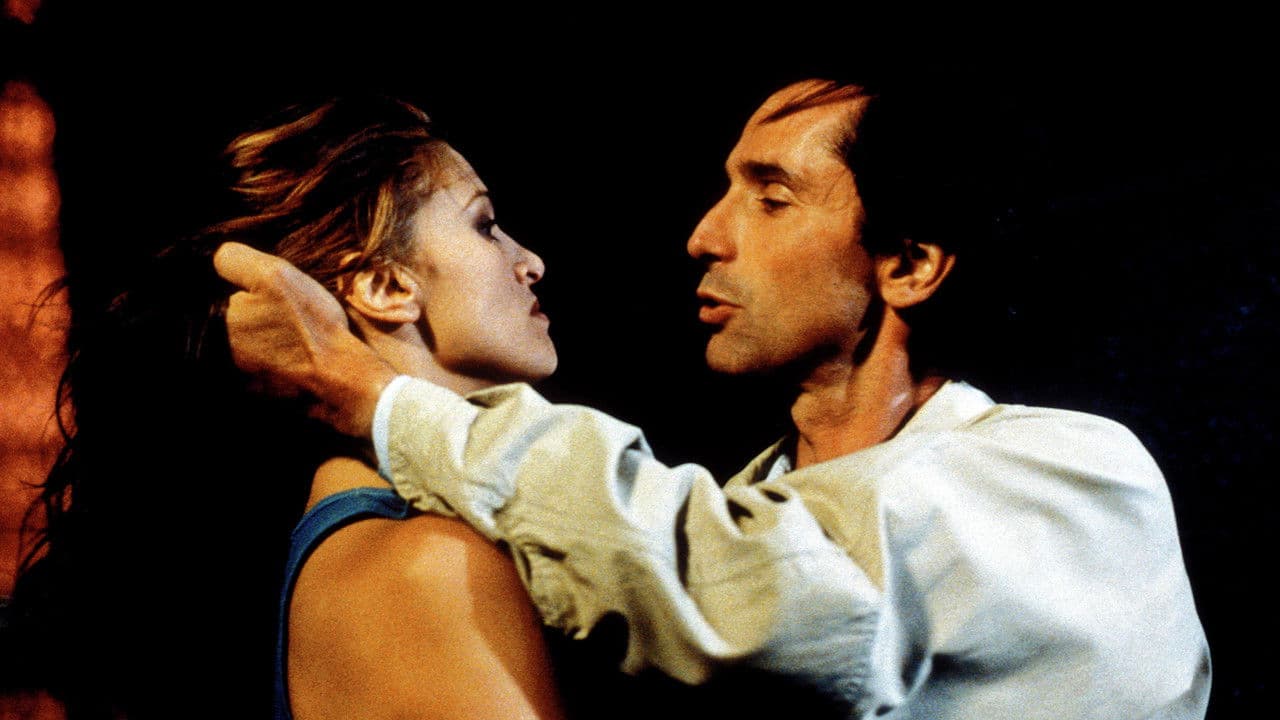 Elles n'oublient jamaisの背景画像