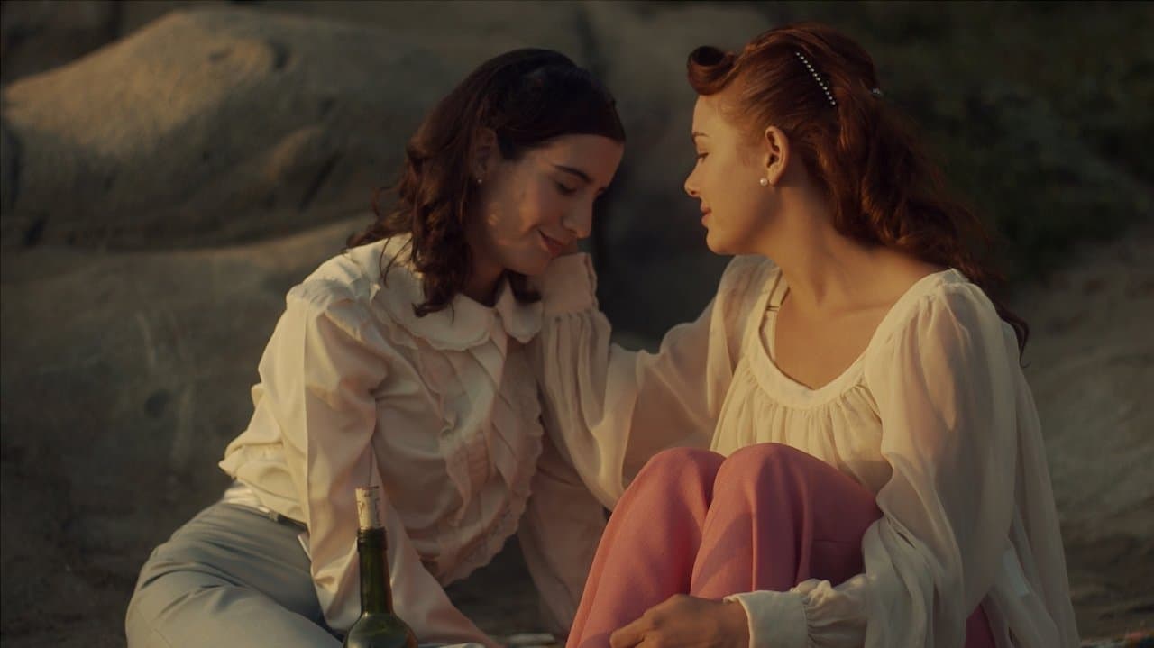 Mujer saliendo del marの背景画像