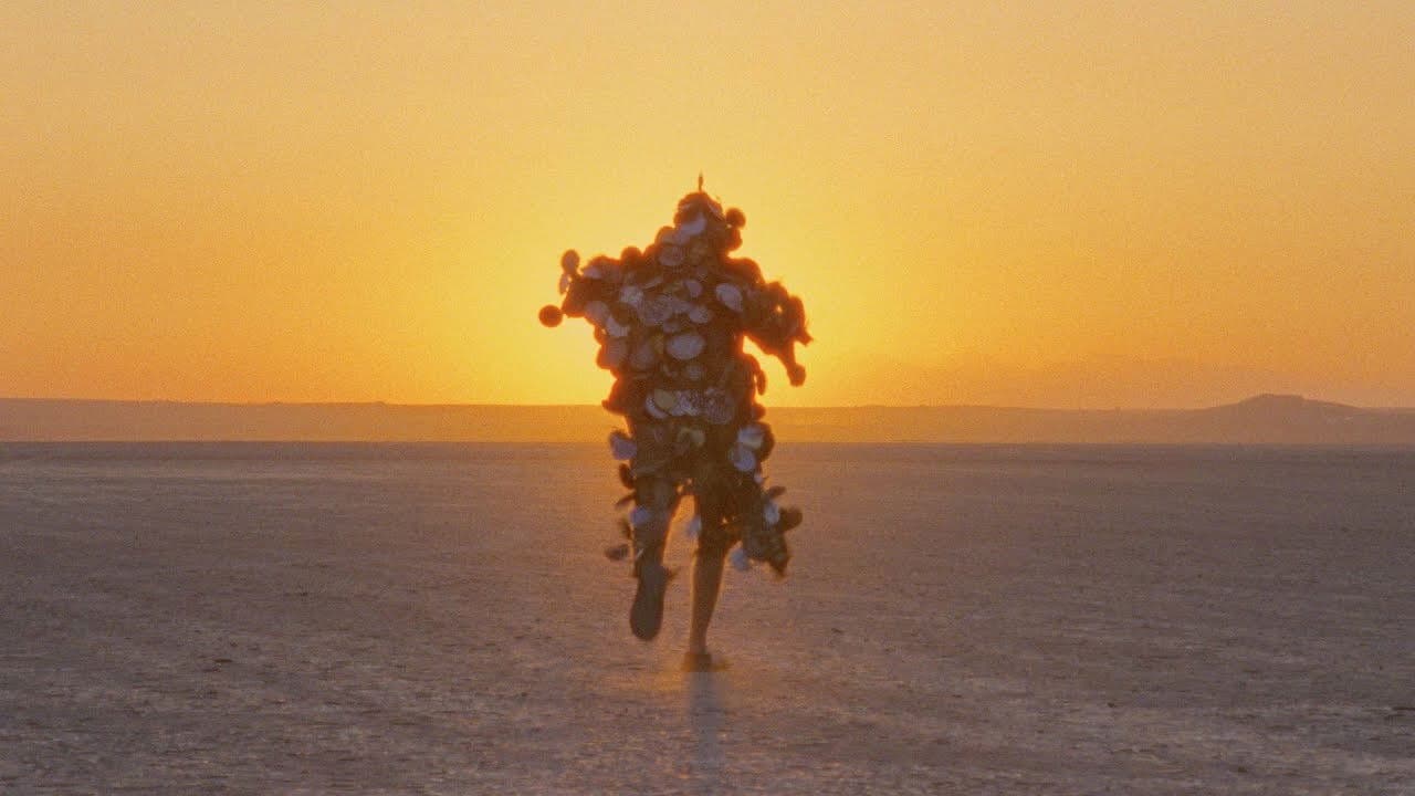 The Sky Trembles and the Earth Is Afraid and the Two Eyes Are Not Brothersの背景画像