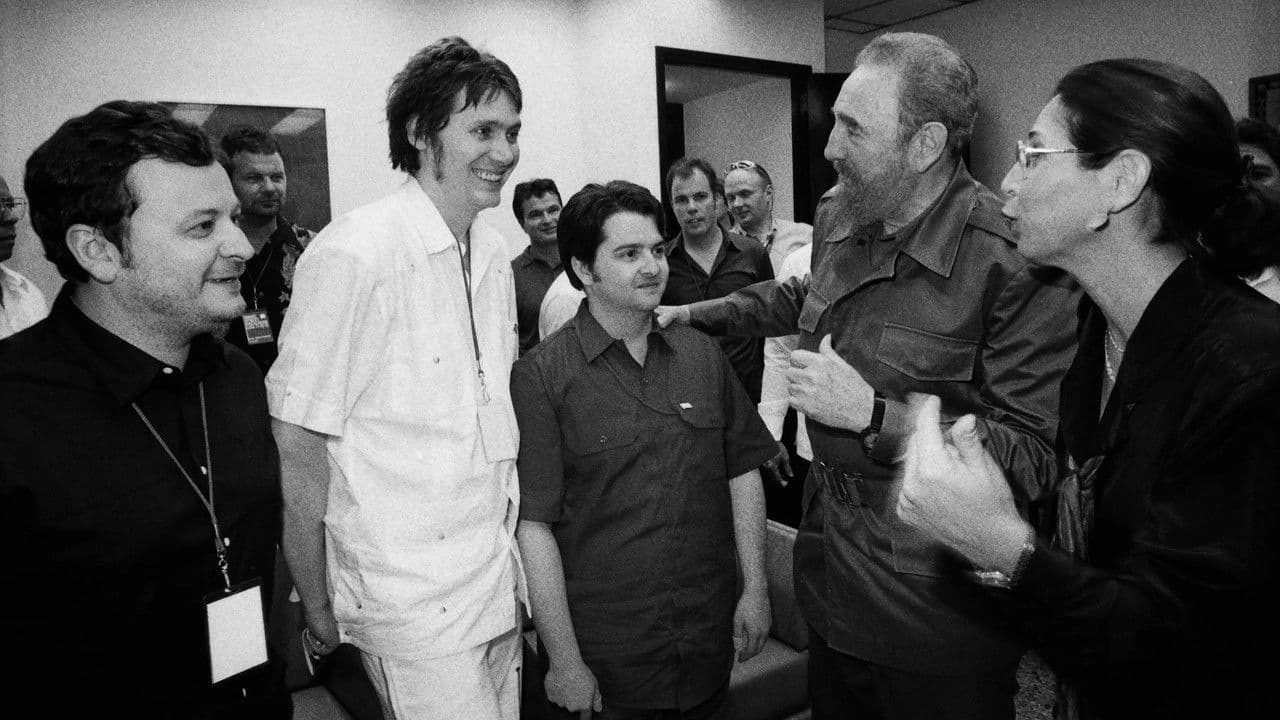 Louder Than Warの背景画像