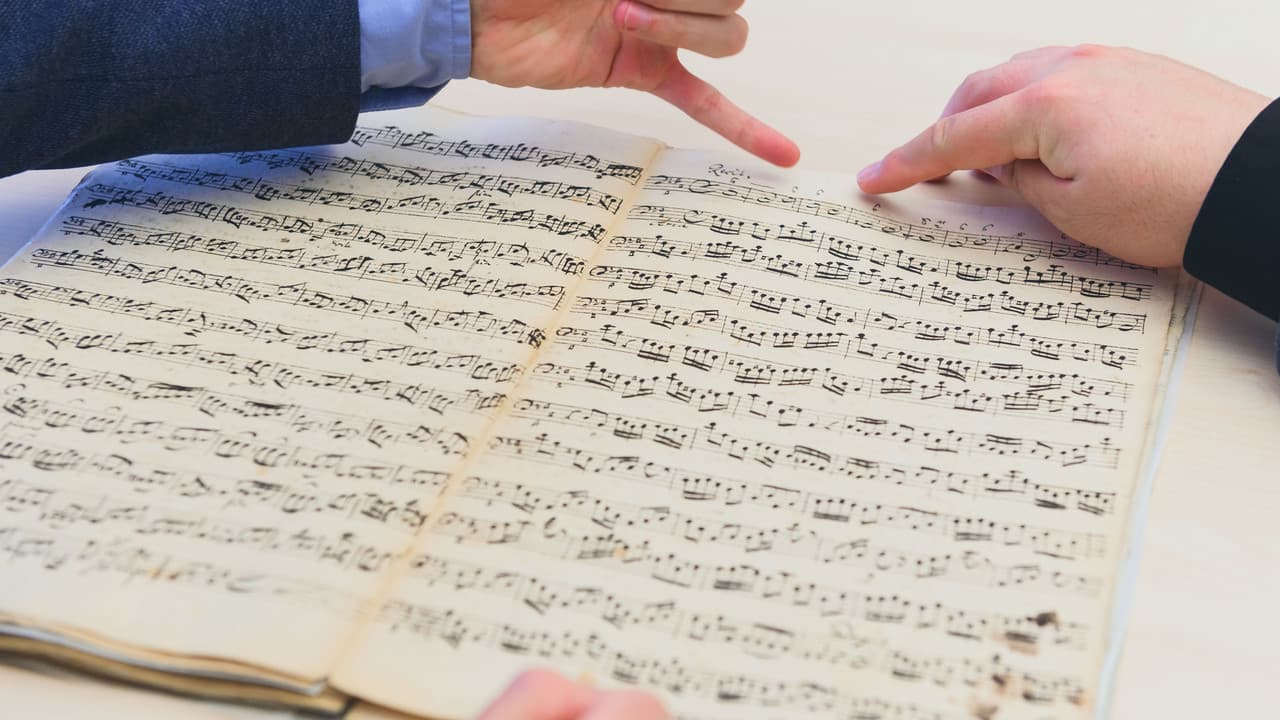 Encountering BACHの背景画像