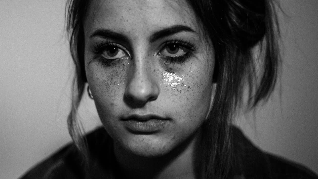 An Excerpt from: "Apparitions of Regret"の背景画像