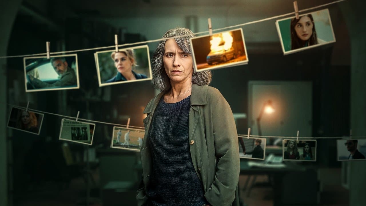 サラ: 闇をまとう女の背景画像