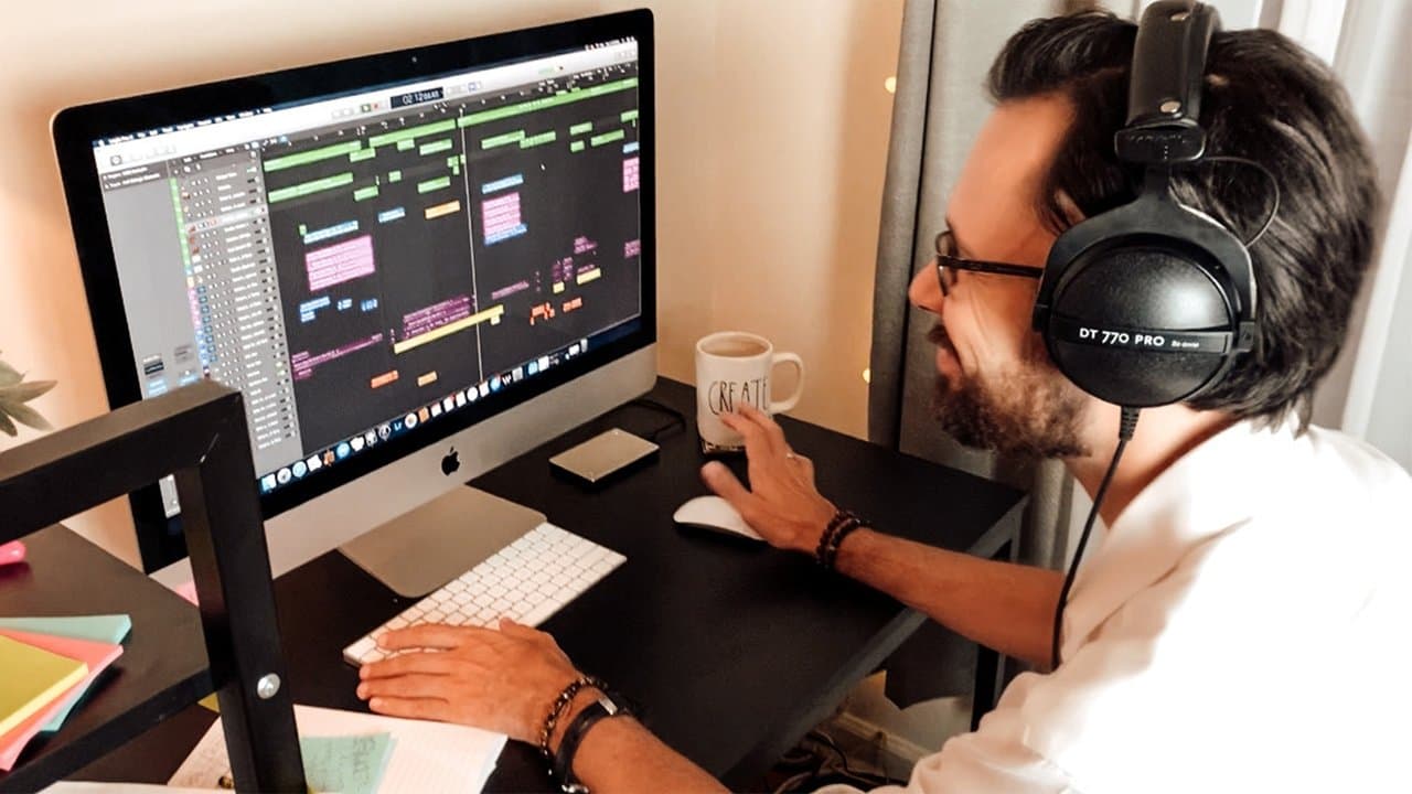 The Magic Behind 'd'ILLUSION: The Houdini Musical - The Audio Theater Experience'の背景画像