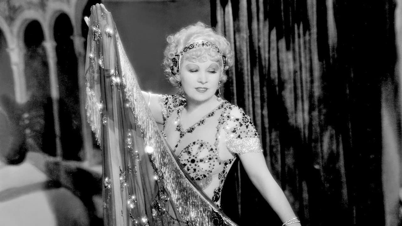 Mae West: Dirty Blondeの背景画像