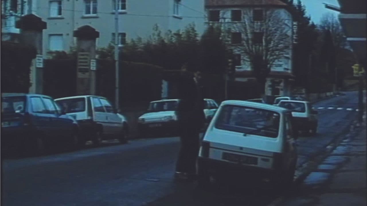 Bernard ou Les apparitionsの背景画像