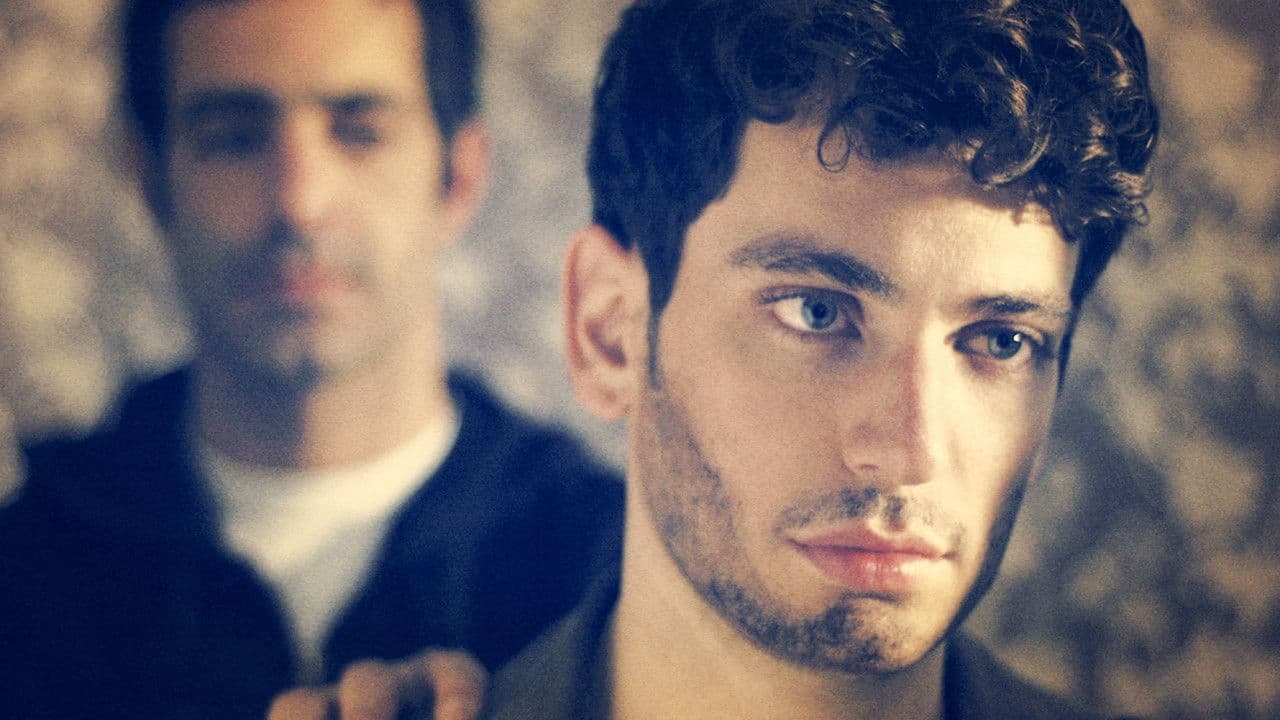 Adom Adomの背景画像