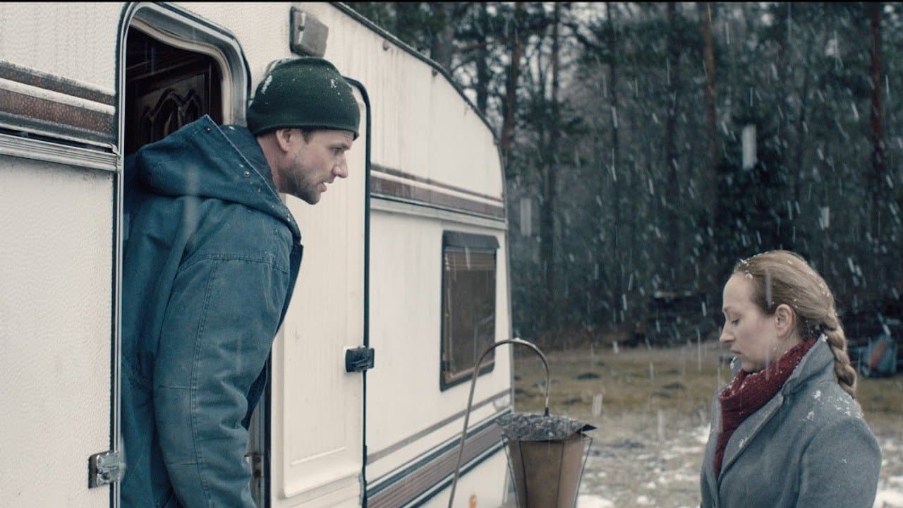 Ar putām uz lūpāmの背景画像