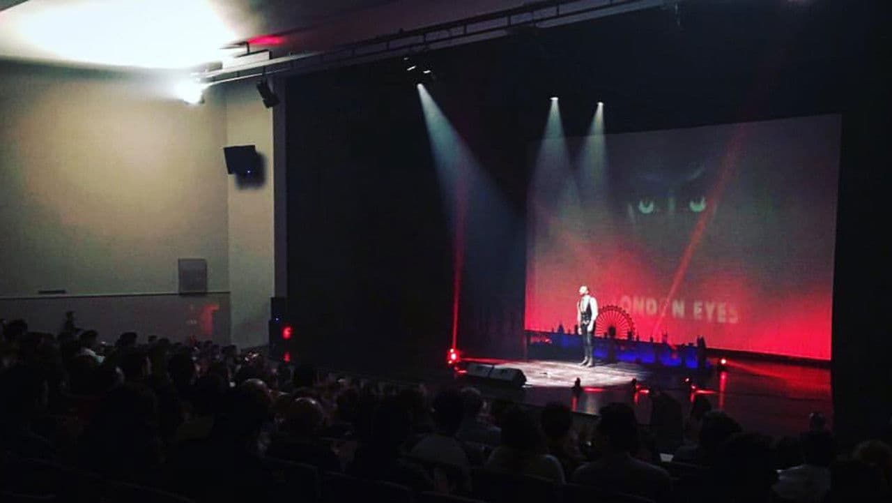 Rui Sinel de Cordes: London Eyesの背景画像