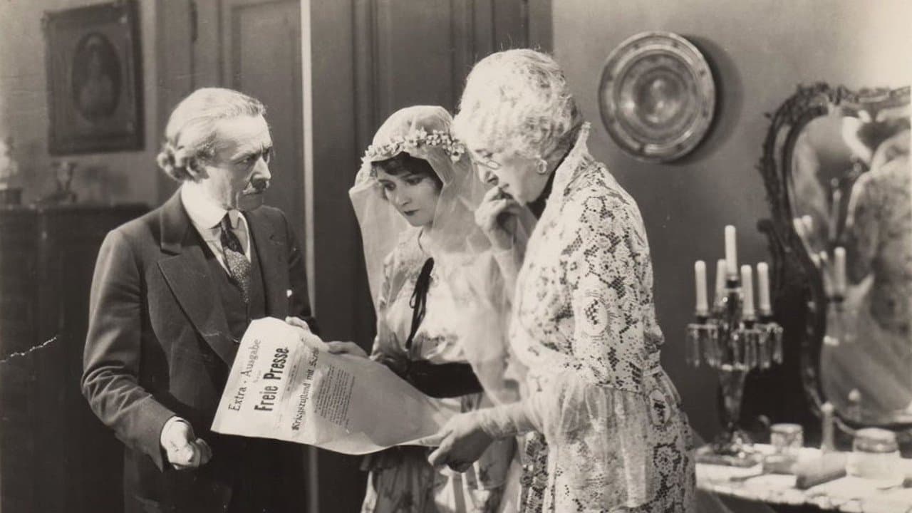 Love Me and the World Is Mineの背景画像