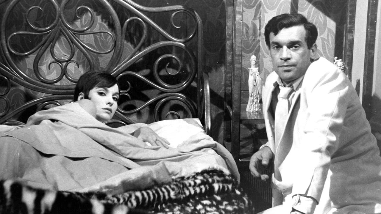 L'Invention de Morelの背景画像