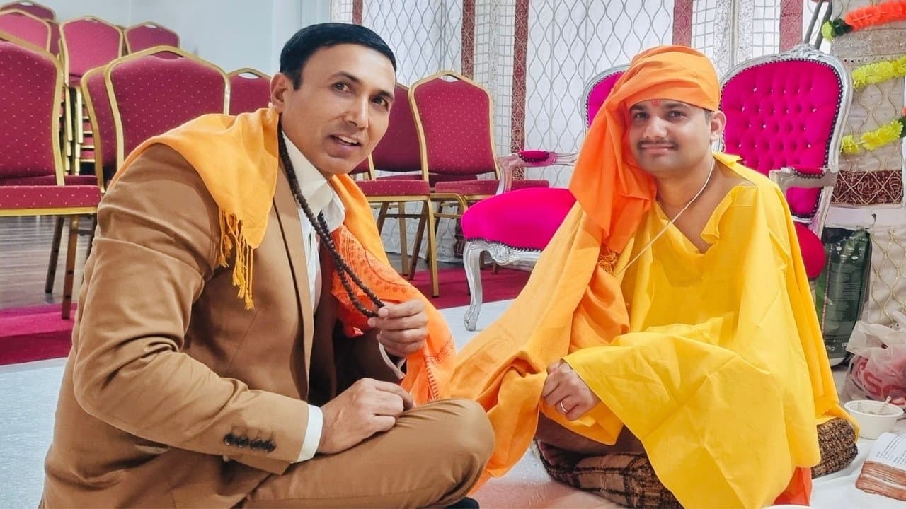 Guru Chelaの背景画像