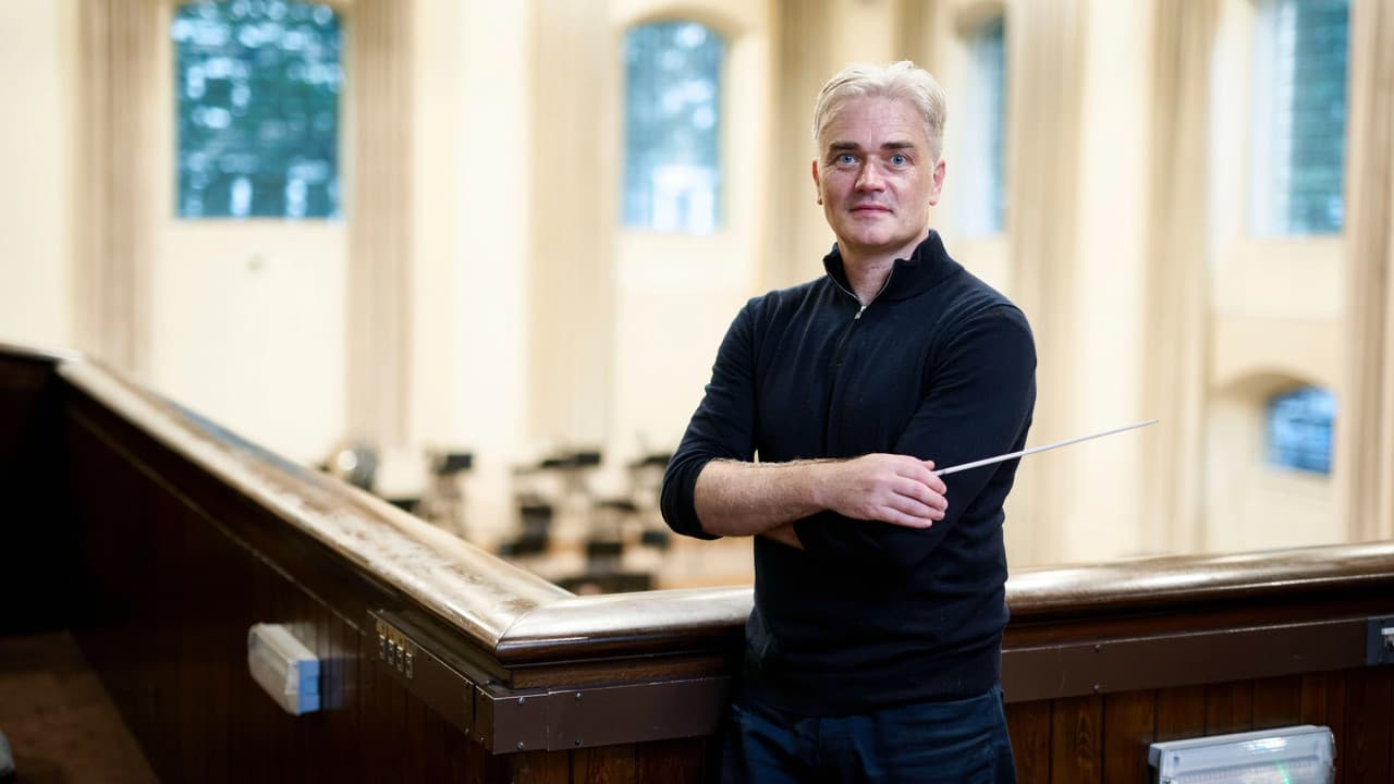 Backstage with the London Philharmonic Orchestraの背景画像