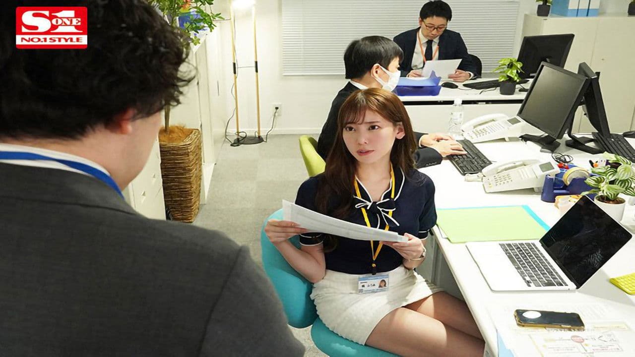 誰もが憧れるバリキャリOLの週末メス犬日記 現場男の汗臭チ〇ポが生きがいとは、絶対に言えない。 楓ふうあの背景画像