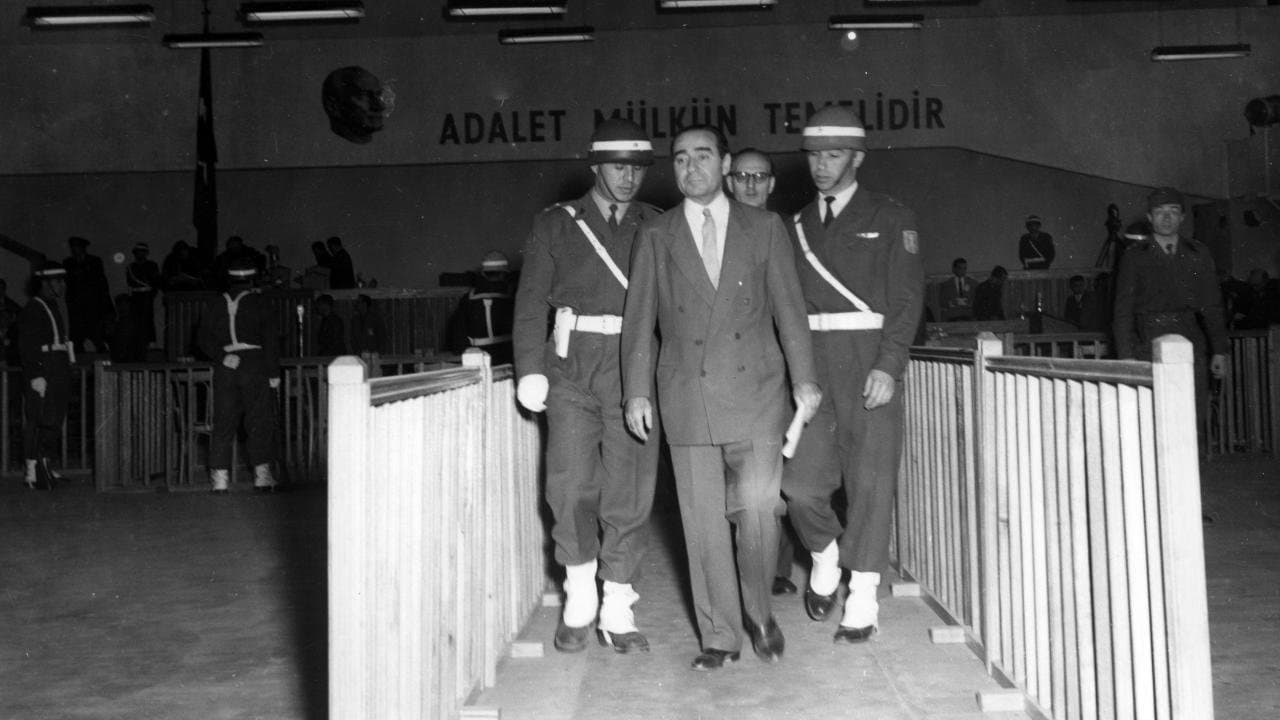 Demirkırat: Adaの背景画像