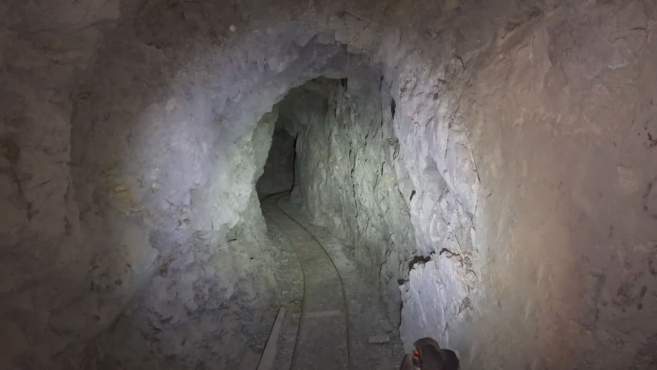 Horror in the High Desert 3: Firewatchの背景画像