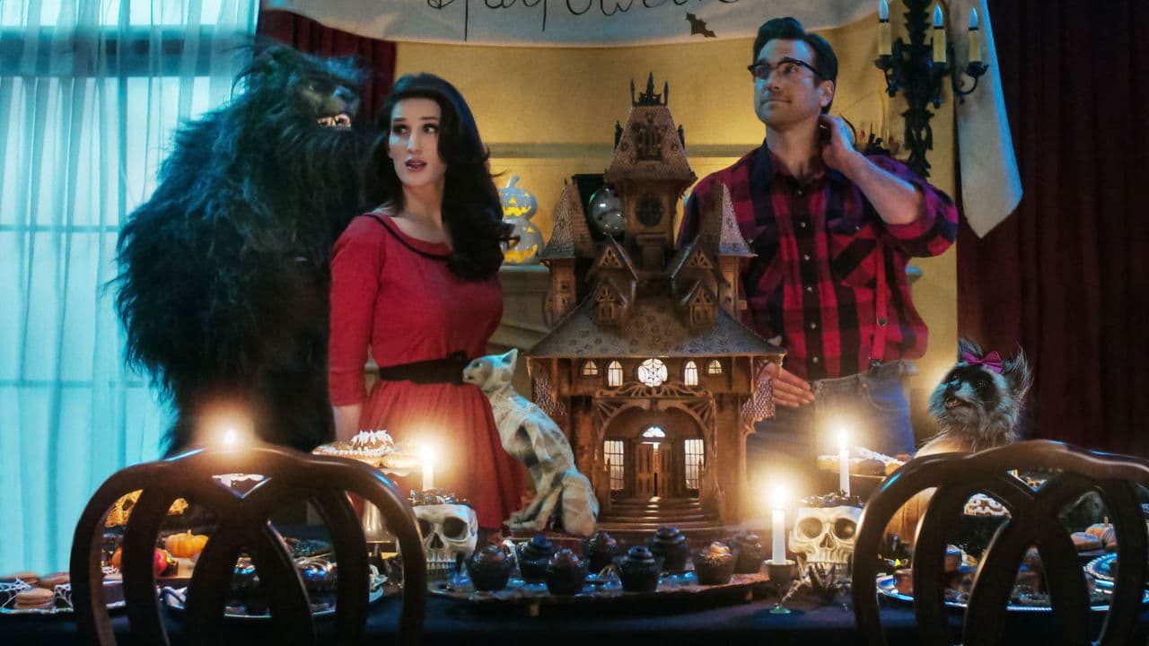 The Curious Creations of Christine McConnellの背景画像