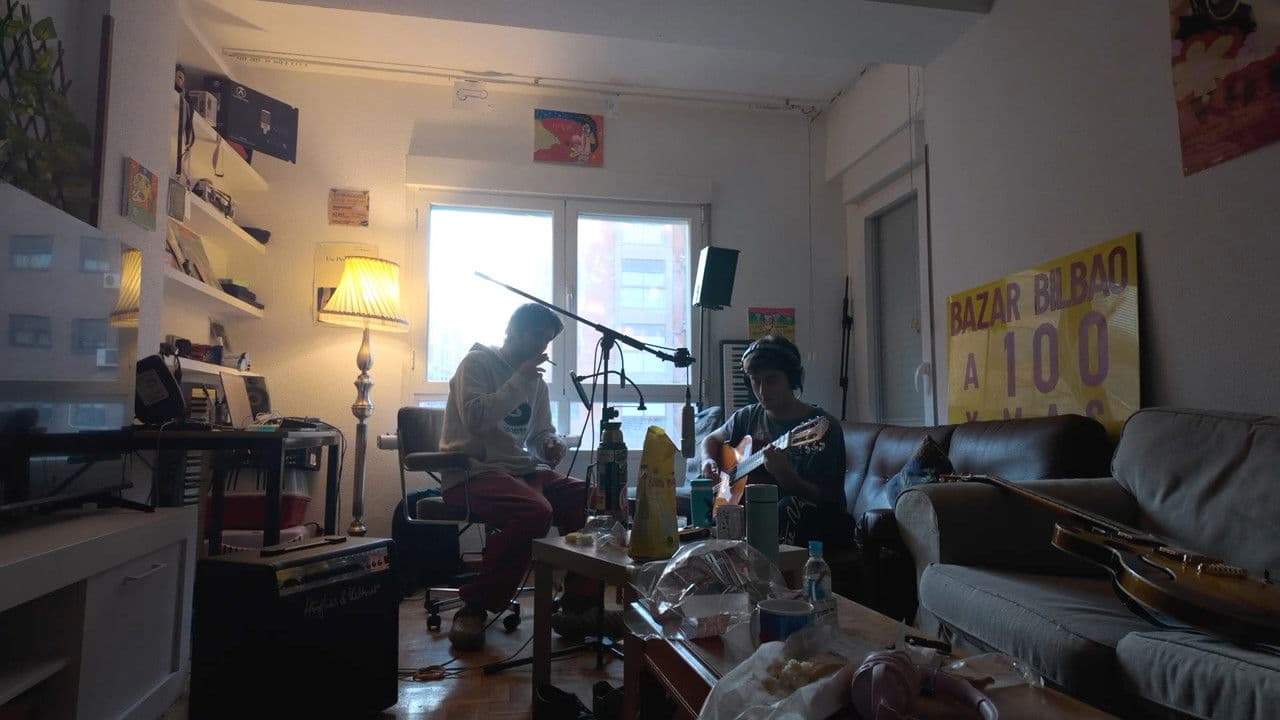 una colección de videos creando por tenerte cercaの背景画像