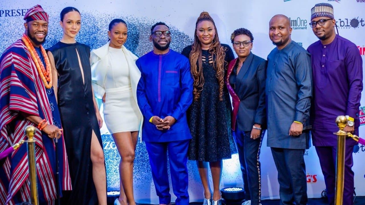 Charge and Bailの背景画像