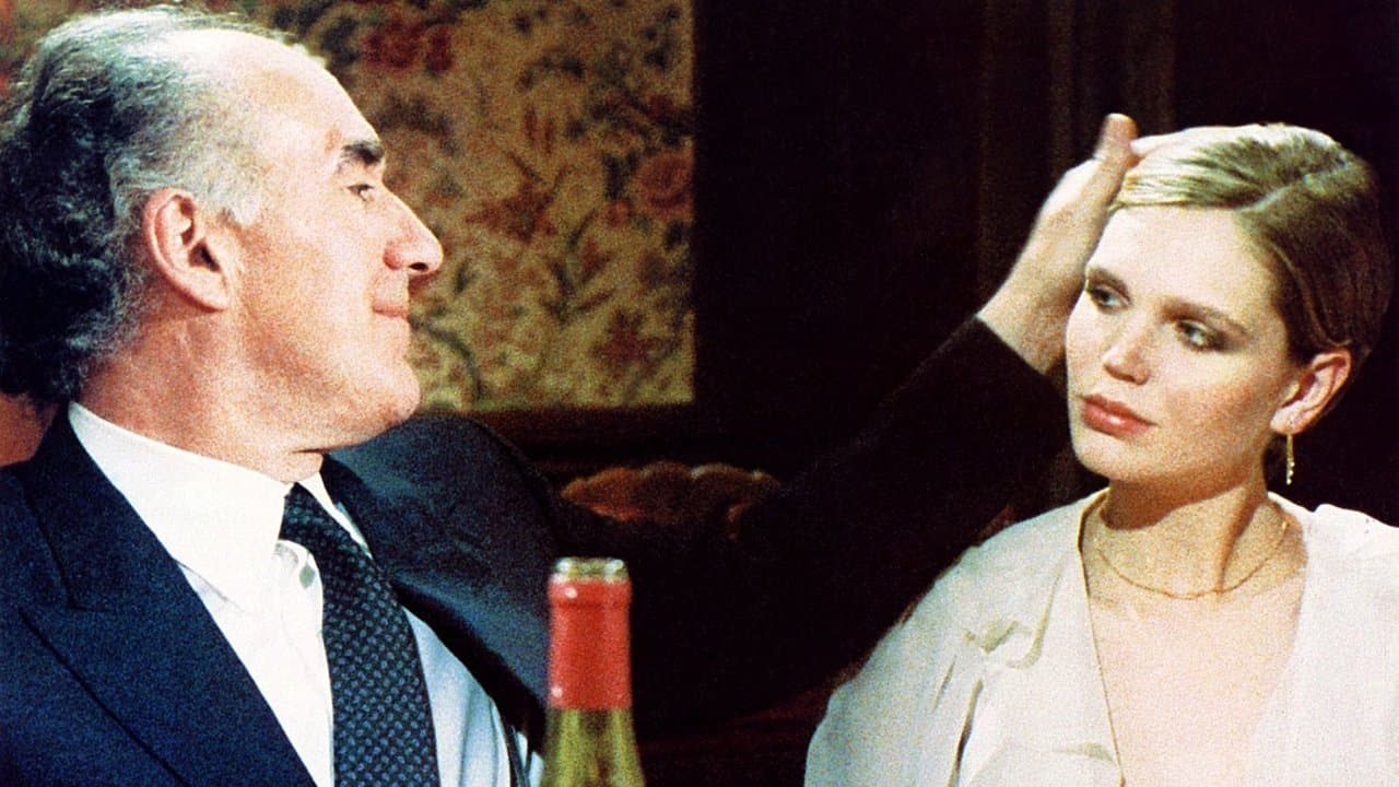 Une étrange affaireの背景画像