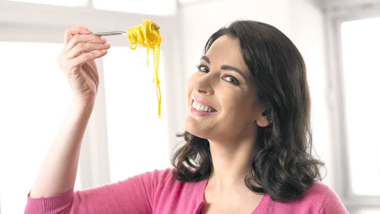 Nigella Feastsの背景画像